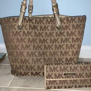 tan/brown Michael Kors tote purse
